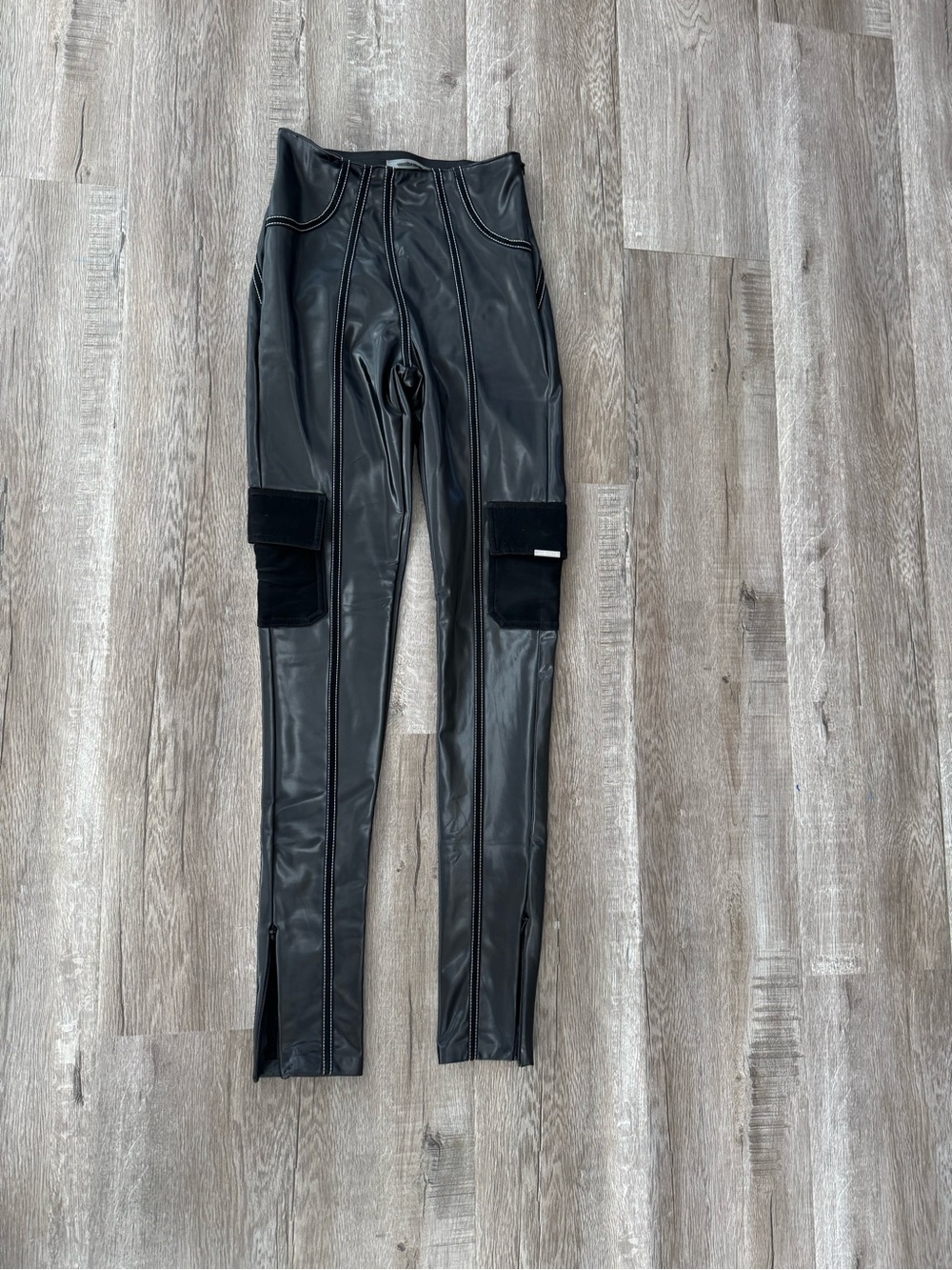 Manière De Voir Faux Leather Cargo Leggings Black Contrast Stitch Size 6